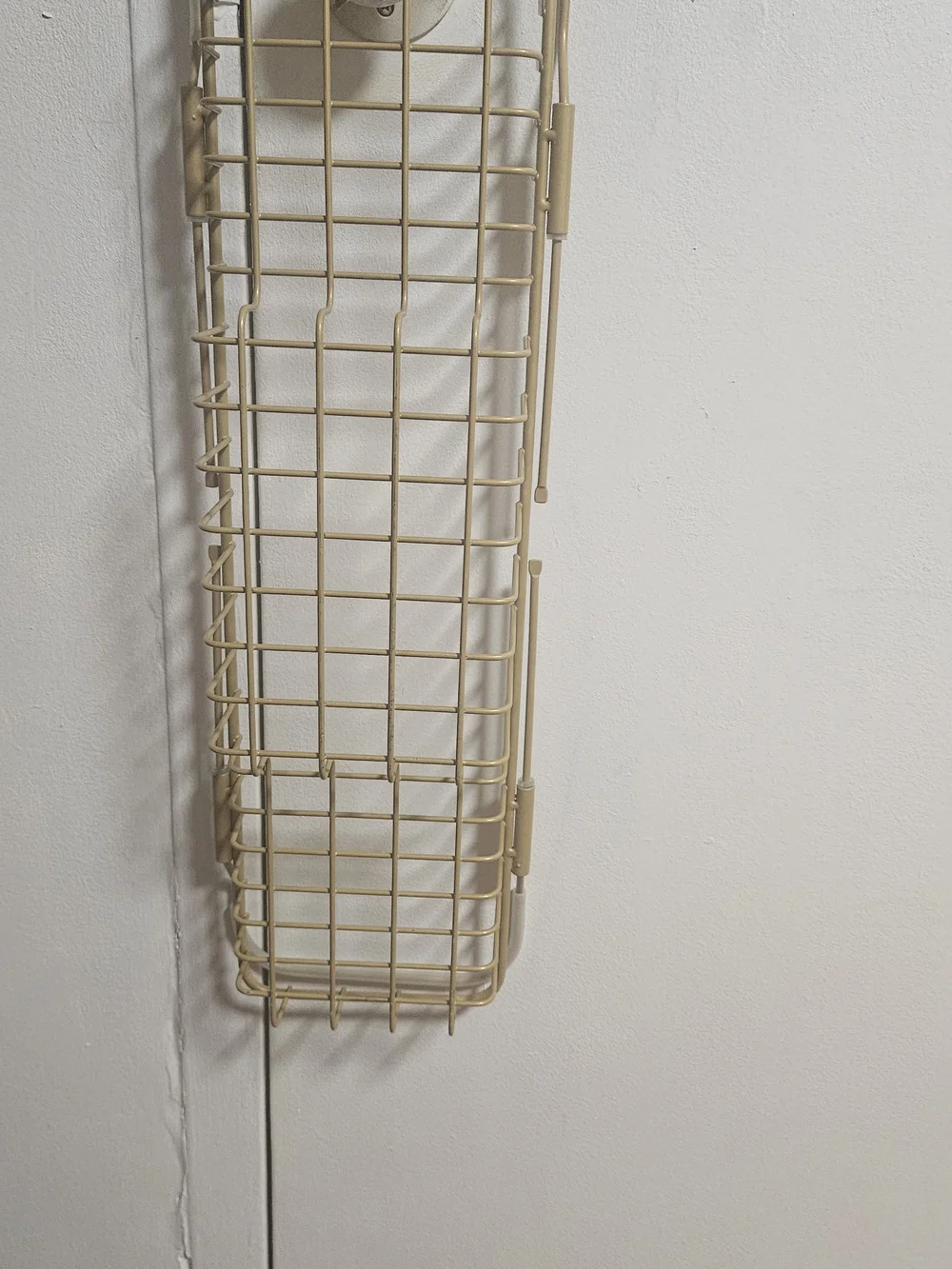 Beige Gold Metal Bathtub Caddy